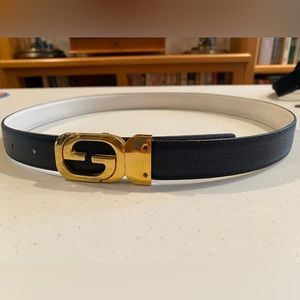 Gucci Navy / White reversible leather belt with gold logo buckle